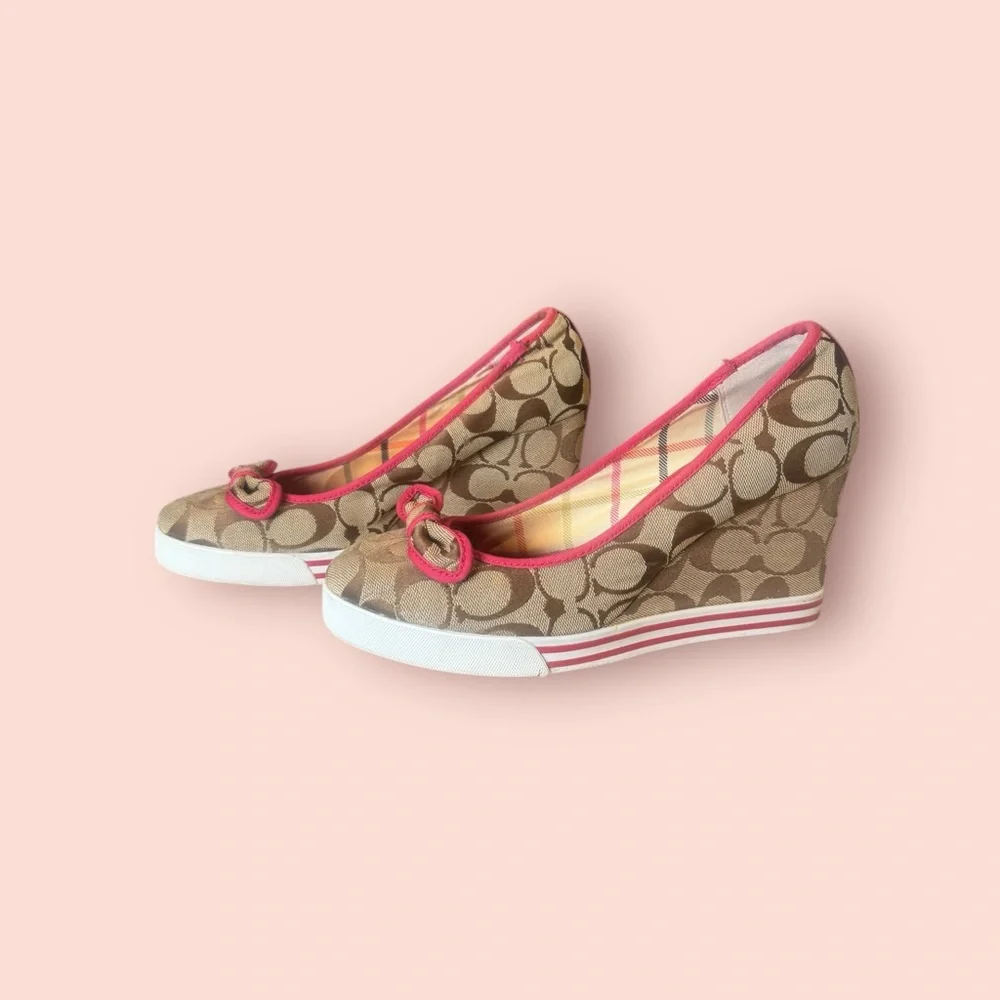 Coach Signature Canvas Wedge Sneakers Size 8 Pink Trim - Picture 4 of 4